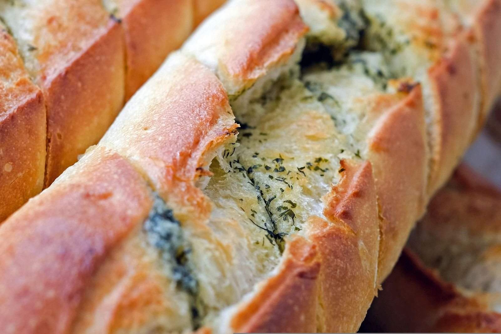 Garlic Bread with Parsley Butter