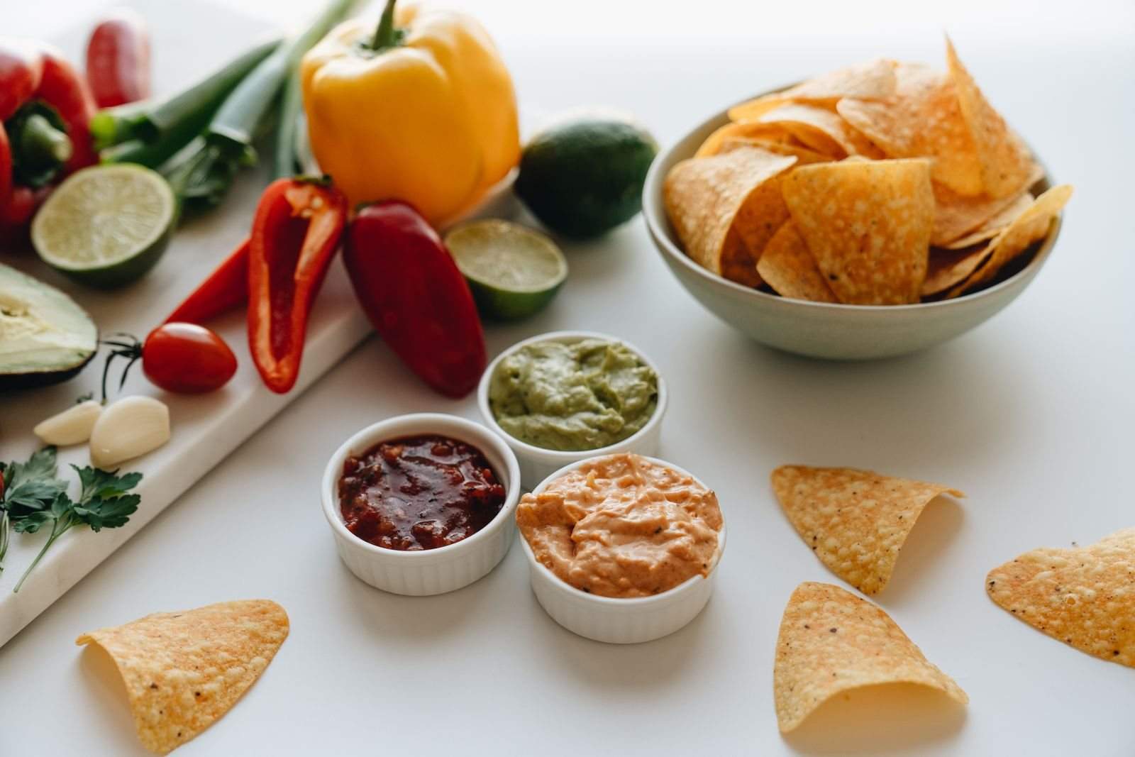Tortilla Chips with Salsa and Guacamole — photo 3